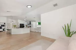 19871 SW 3rd Pl, Pembroke Pines, FL 33029 - Photo 16