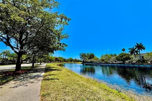 3051 S Palm Aire Dr, Pompano Beach, FL 33069 - Photo 4