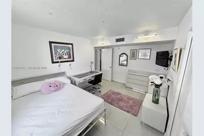 3051 S Palm Aire Dr #201, Pompano Beach, FL 33069 - Photo 12