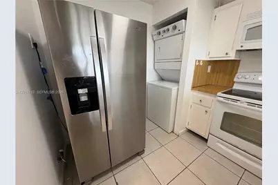 600 NE 36th St #1515, Miami, FL 33137 - Photo 4