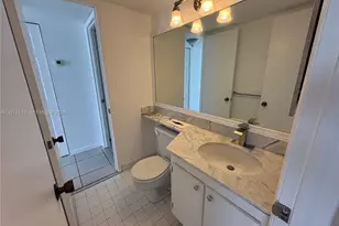 600 NE 36th St, Miami, FL 33137 - Photo 12