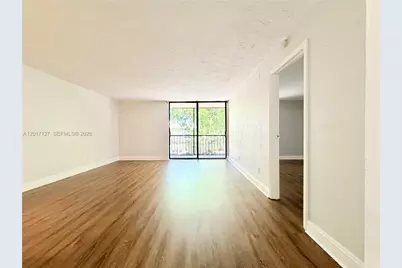 450 Commodore Dr #214, Plantation, FL 33325 - Photo 1