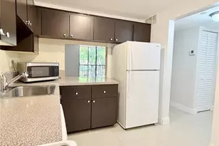 450 Commodore Dr, Plantation, FL 33325 - Photo 2