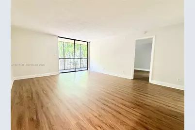 450 Commodore Dr #214, Plantation, FL 33325 - Photo 4