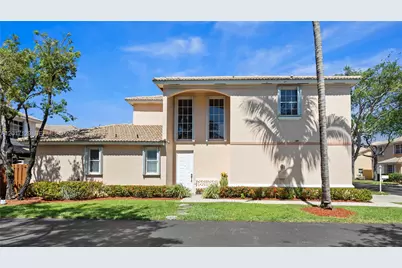 1240 Grant St, Hollywood, FL 33019 - Photo 2