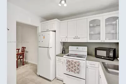 2040 NW 81st Ave #117, Pembroke Pines, FL 33024 - Photo 2