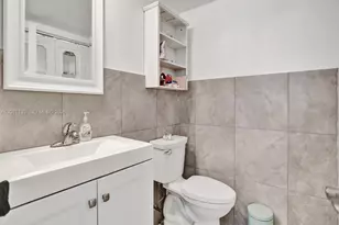 2040 NW 81st Ave, Pembroke Pines, FL 33024 - Photo 10