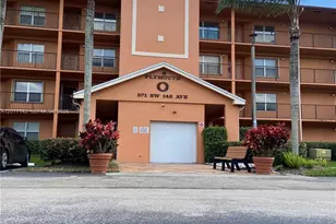 571 SW 142nd Ave, Pembroke Pines, FL 33027 - Photo 2