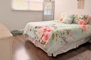 571 SW 142nd Ave, Pembroke Pines, FL 33027 - Photo 12