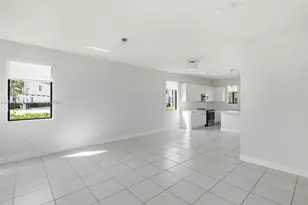 4426 83rd Parkway, Doral, FL 33166 - Photo 12