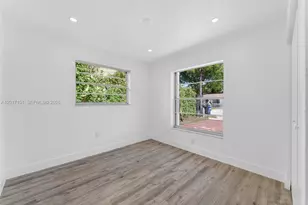 10210 SW 175th St, Miami, FL 33157 - Photo 14