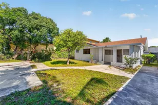 10210 SW 175th St, Miami, FL 33157 - Photo 4