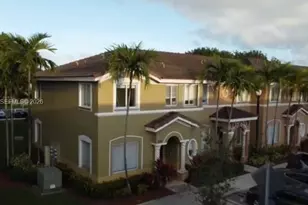 1021 SE 23rd Ave, Homestead, FL 33035 - Photo 2