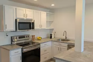 926 Michigan Ave, Miami Beach, FL 33139 - Photo 10