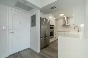 3675 N Country Club Dr, Aventura, FL 33180 - Photo 14