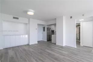 3675 N Country Club Dr, Aventura, FL 33180 - Photo 20