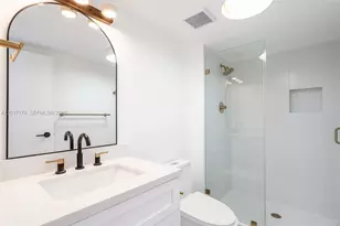 3675 N Country Club Dr, Aventura, FL 33180 - Photo 40