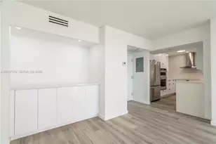 3675 N Country Club Dr, Aventura, FL 33180 - Photo 18
