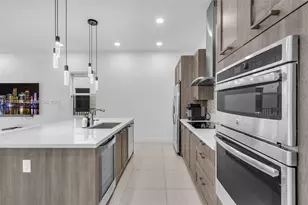 15540 NW 88th Ave, Miami Lakes, FL 33018 - Photo 12