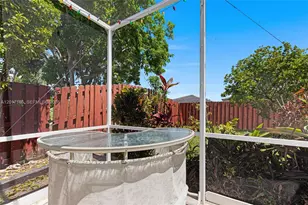 2915 SE 4th Pl, Homestead, FL 33033 - Photo 4