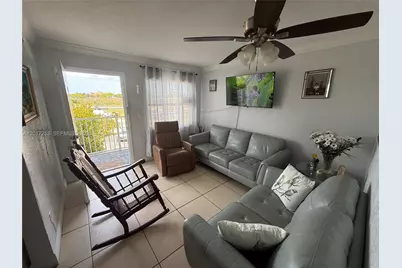 7101 SW 89th Ct #305, Miami, FL 33173 - Photo 4
