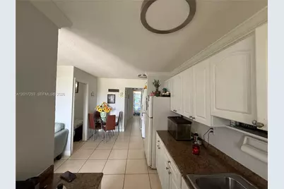 7101 SW 89th Ct #305, Miami, FL 33173 - Photo 8