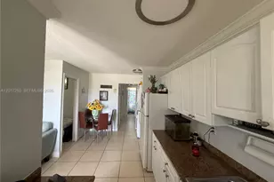 7101 SW 89th Ct, Miami, FL 33173 - Photo 8