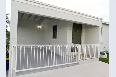 831 El Prado, West Palm Beach, FL 33405 - Photo 2