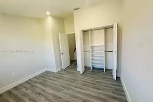 5650 W 26th Ct, Hialeah, FL 33016 - Photo 14