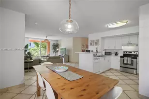19555 E Country Club Dr, Aventura, FL 33180 - Photo 2
