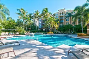 19555 E Country Club Dr, Aventura, FL 33180 - Photo 2
