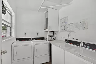 300 NE 191st St, Miami, FL 33179 - Photo 22