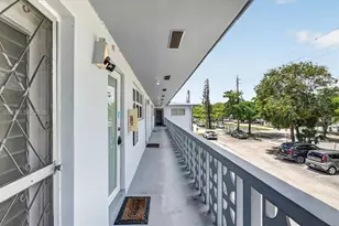300 NE 191st St, Miami, FL 33179 - Photo 4