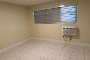 300 NE 191st St, Miami, FL 33179 - Photo 4