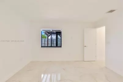 8340 NW 193rd Ln, Hialeah, FL 33015 - Photo 14