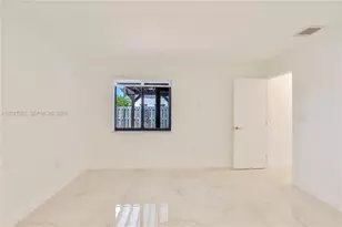8340 NW 193rd Ln, Hialeah, FL 33015 - Photo 14