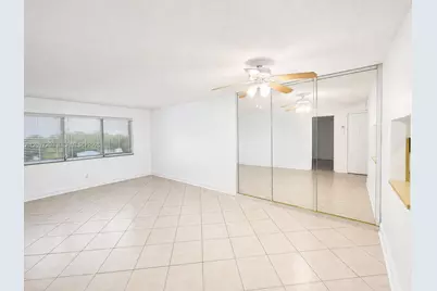 410 SE 2nd St #415, Hallandale Beach, FL 33009 - Photo 2
