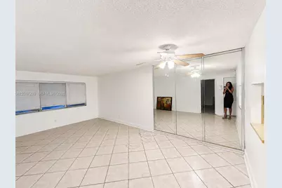 410 SE 2nd St #415, Hallandale Beach, FL 33009 - Photo 6