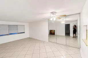 410 SE 2nd St, Hallandale Beach, FL 33009 - Photo 6