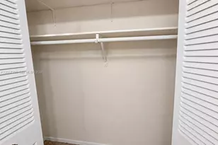410 SE 2nd St, Hallandale Beach, FL 33009 - Photo 10