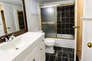 410 SE 2nd St, Hallandale Beach, FL 33009 - Photo 10