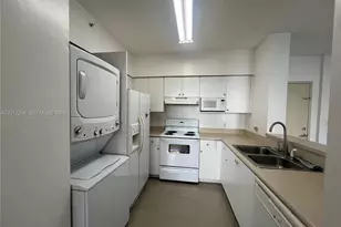 5091 NW 7th St, Miami, FL 33126 - Photo 10