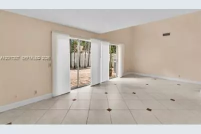 1395 Cottonwood Cir #1395, Weston, FL 33326 - Photo 10