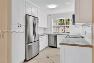 1395 Cottonwood Cir, Weston, FL 33326 - Photo 16