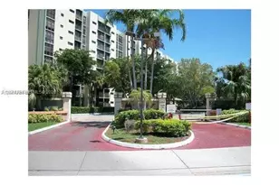 17021 N Bay Rd, Sunny Isles Beach, FL 33160 - Photo 2