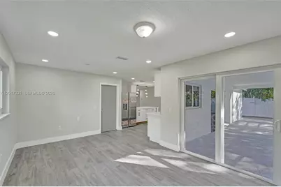 8400 NW 7th St, Pembroke Pines, FL 33024 - Photo 34