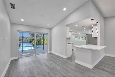 8400 NW 7th St, Pembroke Pines, FL 33024 - Photo 6