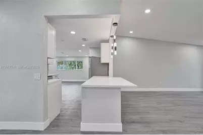 8400 NW 7th St, Pembroke Pines, FL 33024 - Photo 24