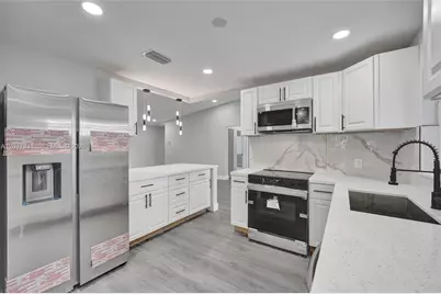 8400 NW 7th St, Pembroke Pines, FL 33024 - Photo 26