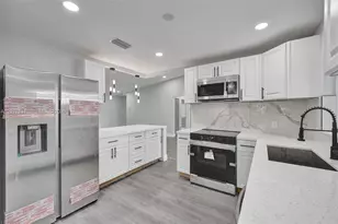 8400 NW 7th St, Pembroke Pines, FL 33024 - Photo 26